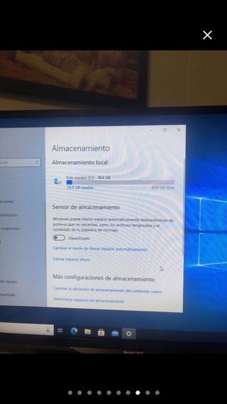 Ordenador sobremesa + teclado, altavoces y regleta