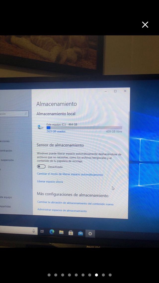 Ordenador sobremesa + teclado, altavoces y regleta