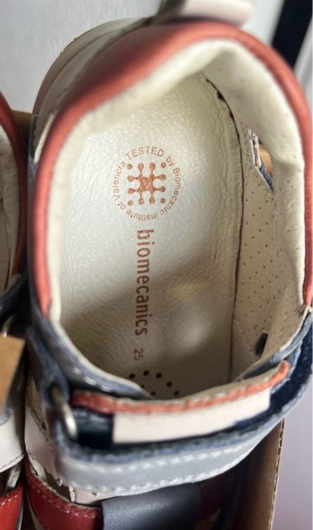 Sandalias Biomecanics velcro niño/niña.