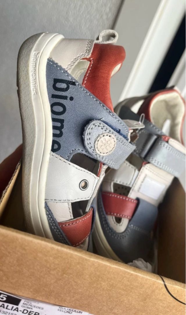 Sandalias Biomecanics velcro niño/niña.