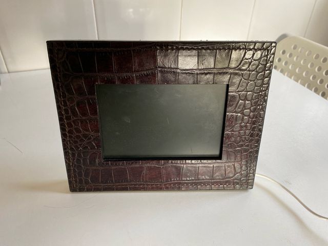 Marco Digital Piel Cocodrilo