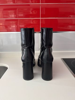 Botines negros