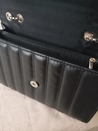 Bolso YSL Negro con Cadena Plateada