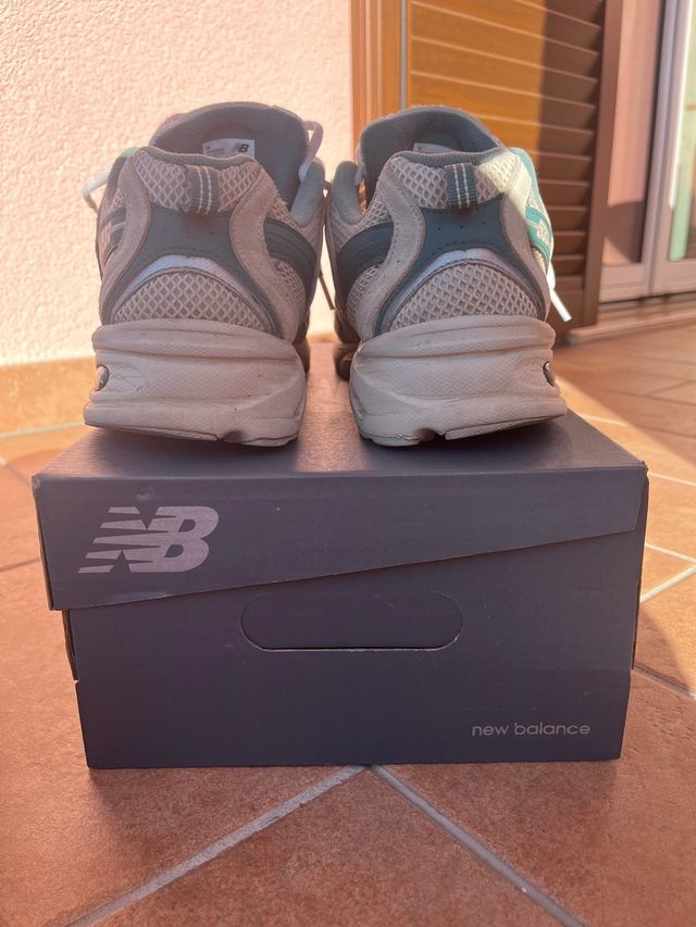 New Balance Beige/Teal Sneakers