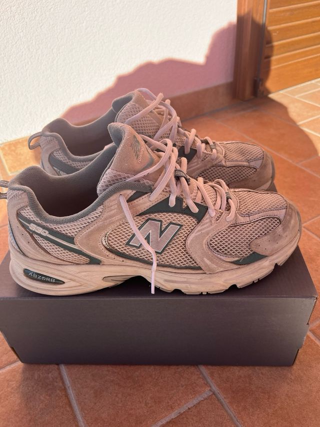 New Balance Beige/Teal Sneakers