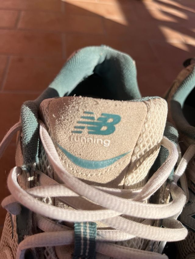 New Balance Beige/Teal Sneakers