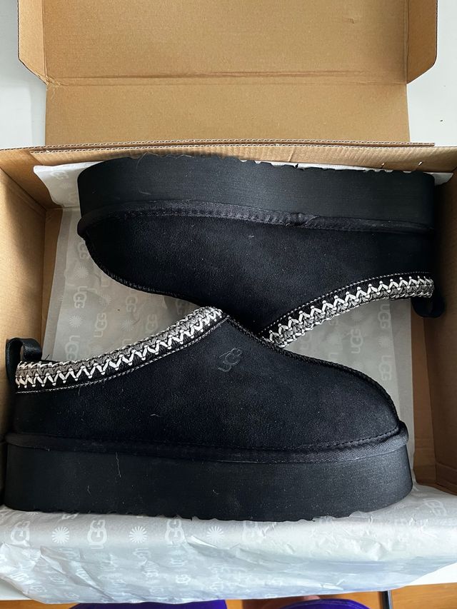 UGG Zuecos Negro Plataforma
