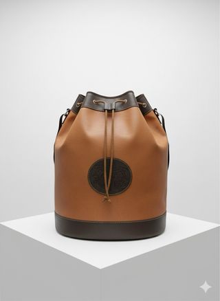 Bolso de cuero marrón tipo saco