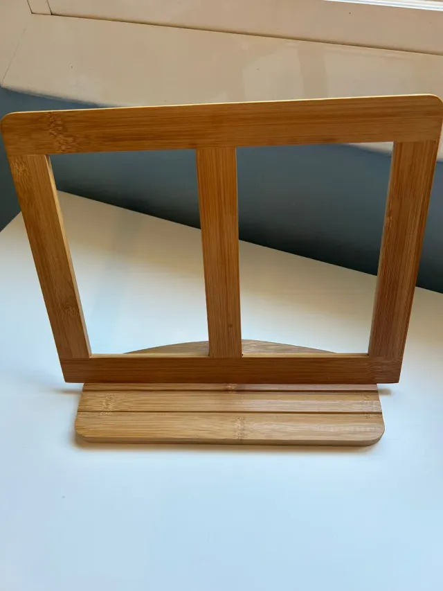 Atril de madera para libros