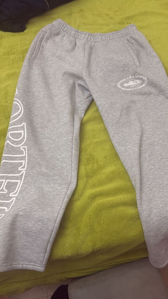 Pantalón Corteiz Gris Real