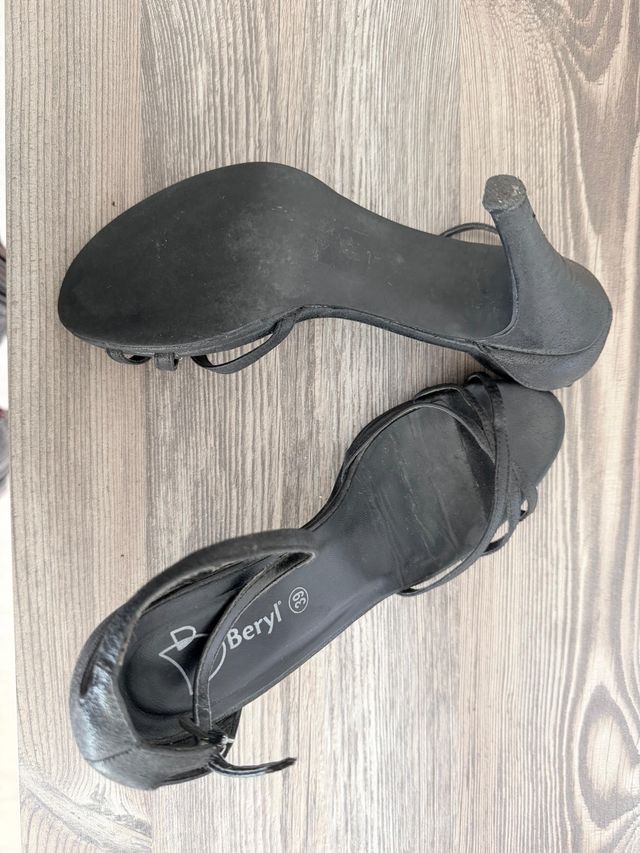 Sandalias negras Beryl resistentes – Talla 39