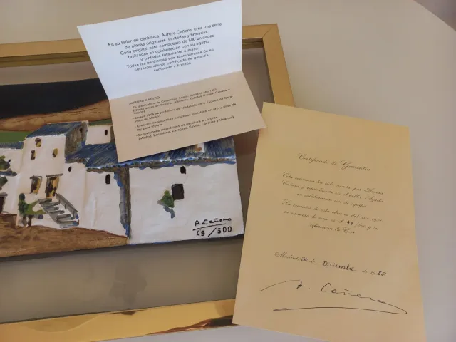 Cuadro de cerámica con marco metálico