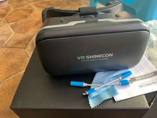 Occhiali VR con cuffie