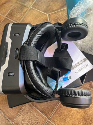 Occhiali VR con cuffie