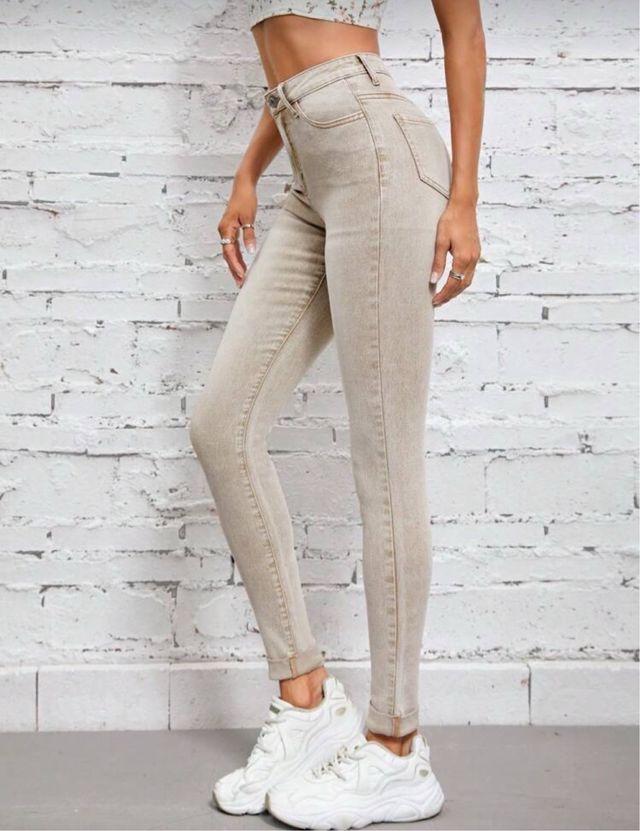 Pantalón beige skinny elásticos