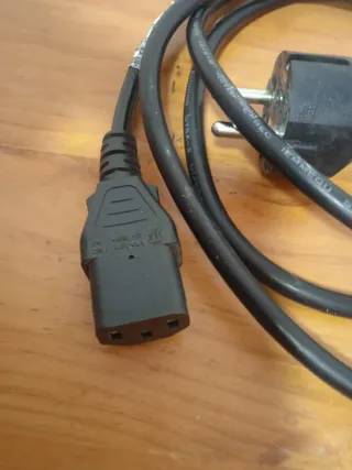 Cable de Corriente Negro