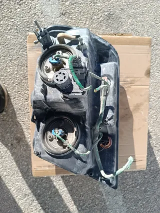 Jeep Cherokee WJ WG faro delantero