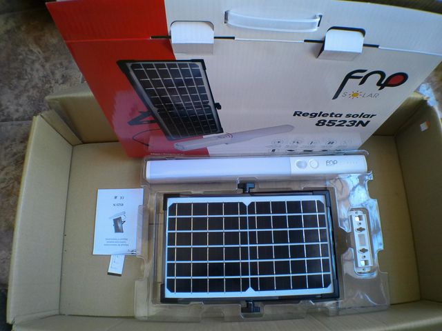 Regola LED solare con rilevatore di movimento