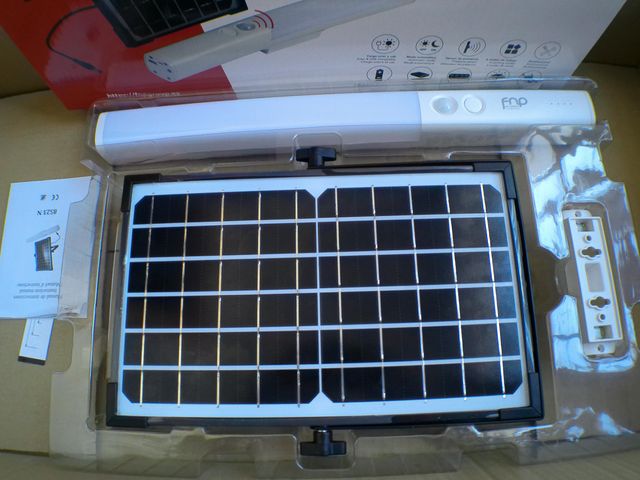 Regola LED solare con rilevatore di movimento