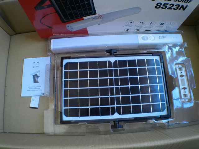 Regola LED solare con rilevatore di movimento