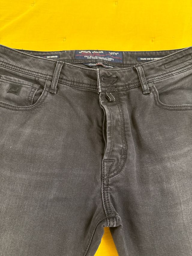 Vaqueros Jacob Cohen negros/grises
