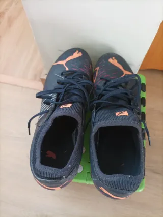 Botines de fútbol Puma Azul y Naranja