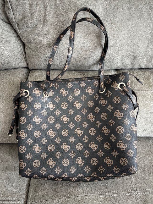 Bolso Guess Marrón Estampado