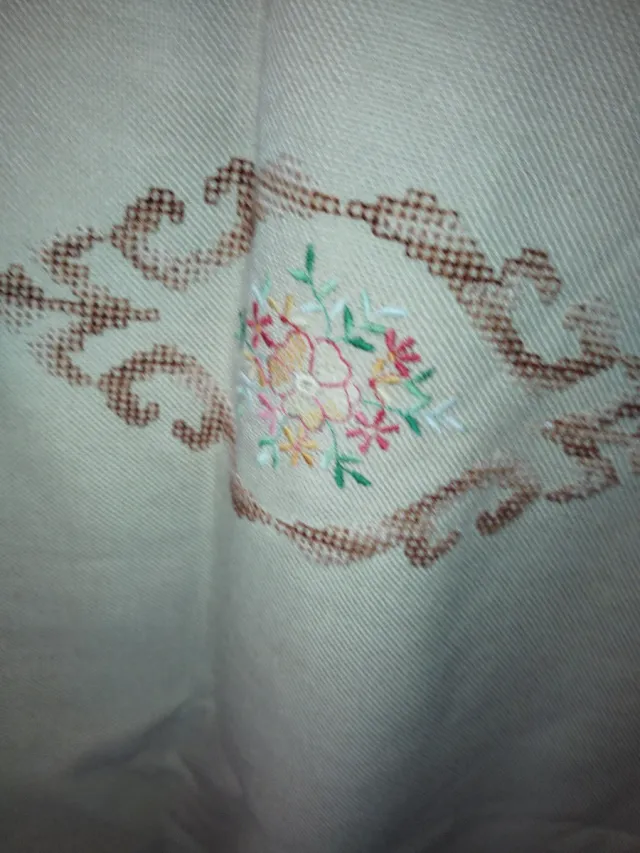 Tovaglia beige fatta a mano in tela di panama