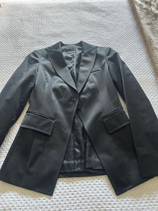 Chaqueta Massimo Dutti raso negra T.38
