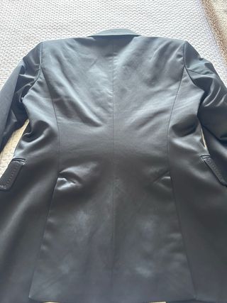 Chaqueta Massimo Dutti raso negra T.38