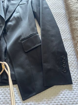 Chaqueta Massimo Dutti raso negra T.38