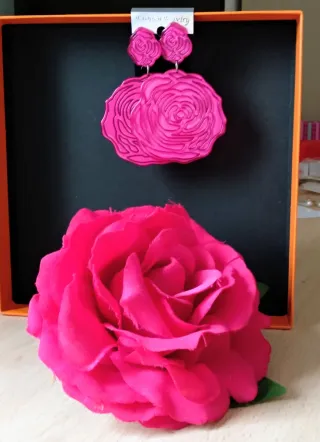 Flor y pendientes flamenca