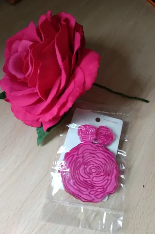 Flor y pendientes flamenca