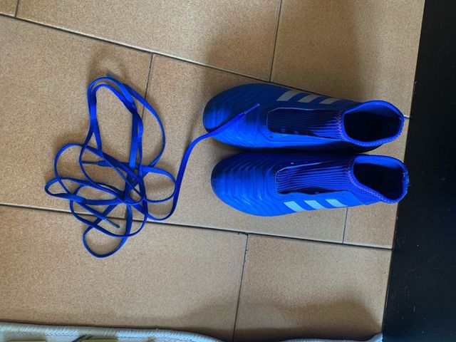 Botas de fútbol Adidas Predator azules talla 36