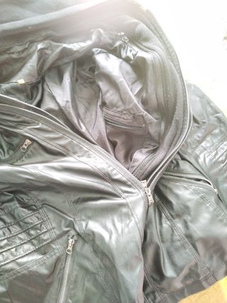 Cazadora polipiel negra