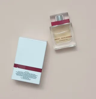 Miniatura Essential, de Ángel Schlesser