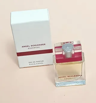 Miniatura Essential, de Ángel Schlesser