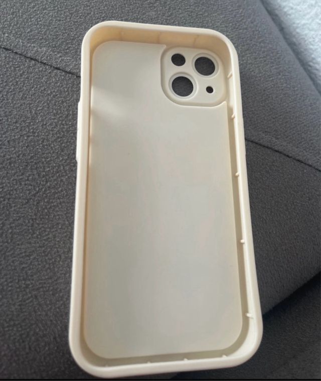 Funda GUESS iPhone 13