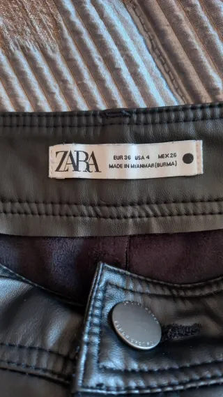 Pantalón polipiel Zara