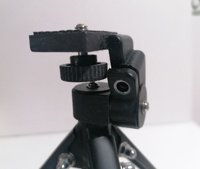 Trípode fotográfico mediano y ligero. (NUEVO)