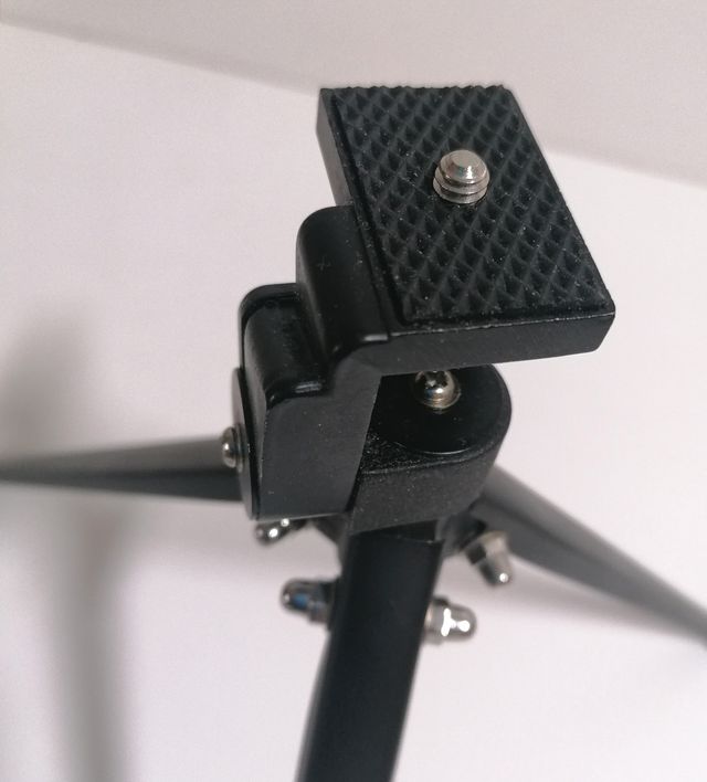 Trípode fotográfico mediano y ligero. (NUEVO)