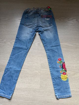 Pantalón Desigual bordado flores