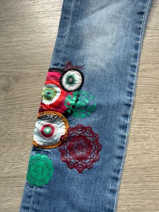 Pantalón Desigual bordado flores