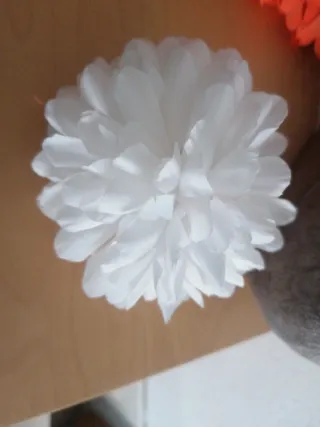 Flor artificial para el pelo