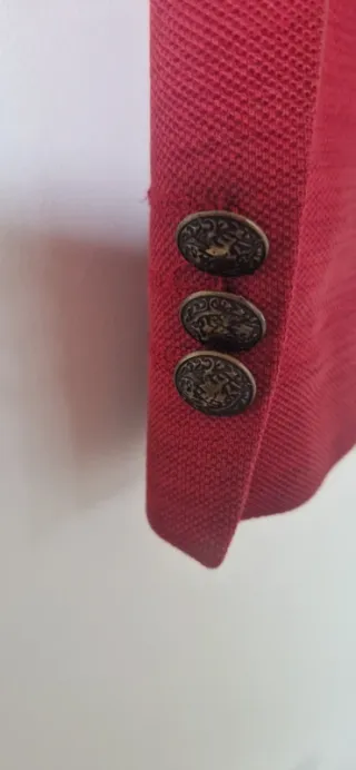 Blazer rojo con cuello efecto piel