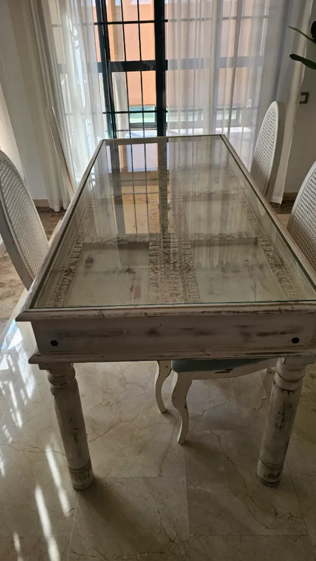 Mesa de comedor Katatori con sillas