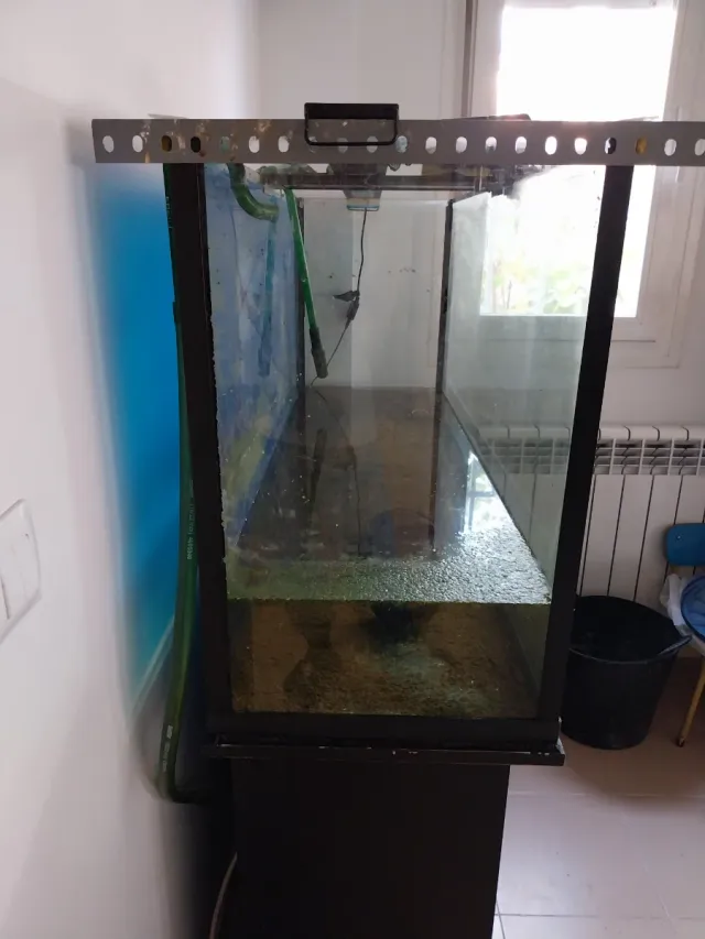 Urna de acuario grande 300l,vacía.