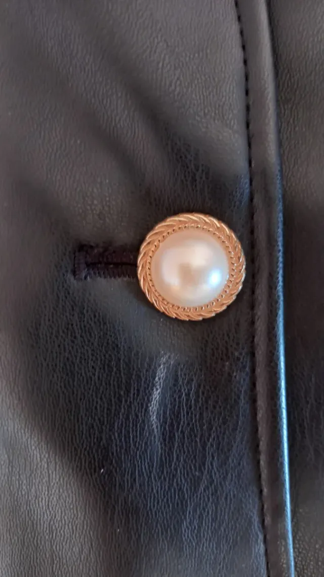 Vestido polipiel Zara botones dorados