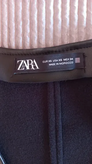 Vestido polipiel Zara botones dorados