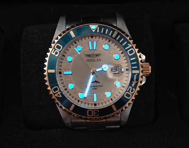 Reloj Invicta Pro Diver azul verdoso